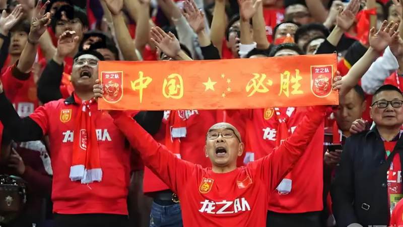 足球阵型演变从四四二到三中卫的基本逻辑是什么